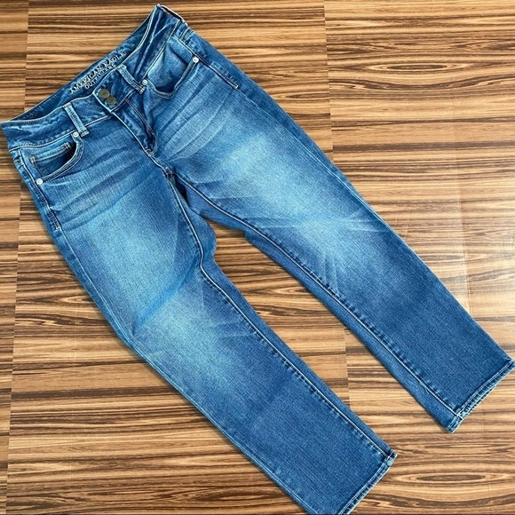 American Eagle Outfitters Denim - American Eagle Artist Crop Size 2